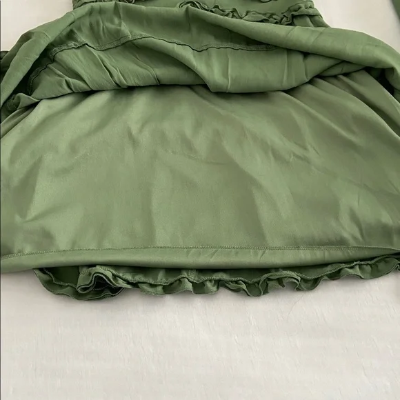 Francesca's Mi Ami green ruffle long-sleeve mini dress sage color Size Medium - Picture 14 of 16